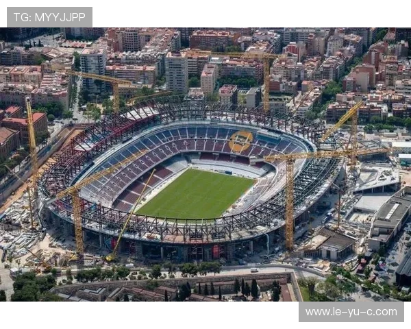 英格兰前锋火力全开，制霸诺坎普，巴萨新王竟是他